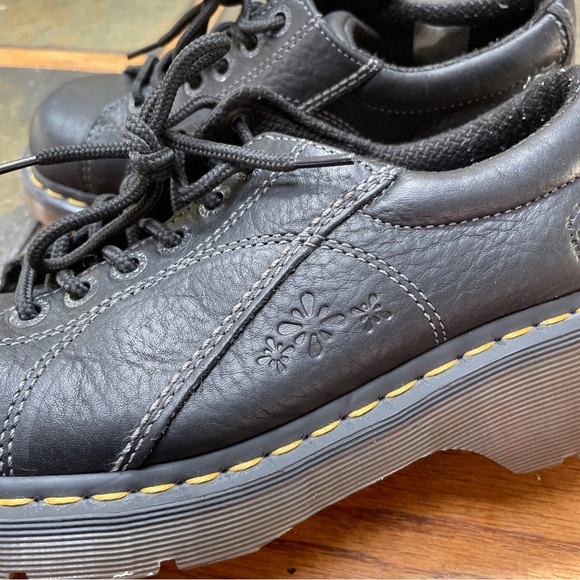 Vintage Dr. Martens 12283 Black Pebbled Leather Daisy Platform Chunky 90s Size 8 - Picture 4 of 6